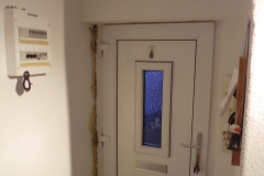 Schimmel innen durch Badentlüfter über Tür (siehe nächstes Bild)