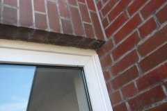 Durchfeuchtung Wohnungen durch falschen Einbau der Fenster in Verblendfassade