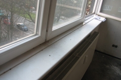 Wasser auf Fensterbank durch Schlagregen auf Fassade